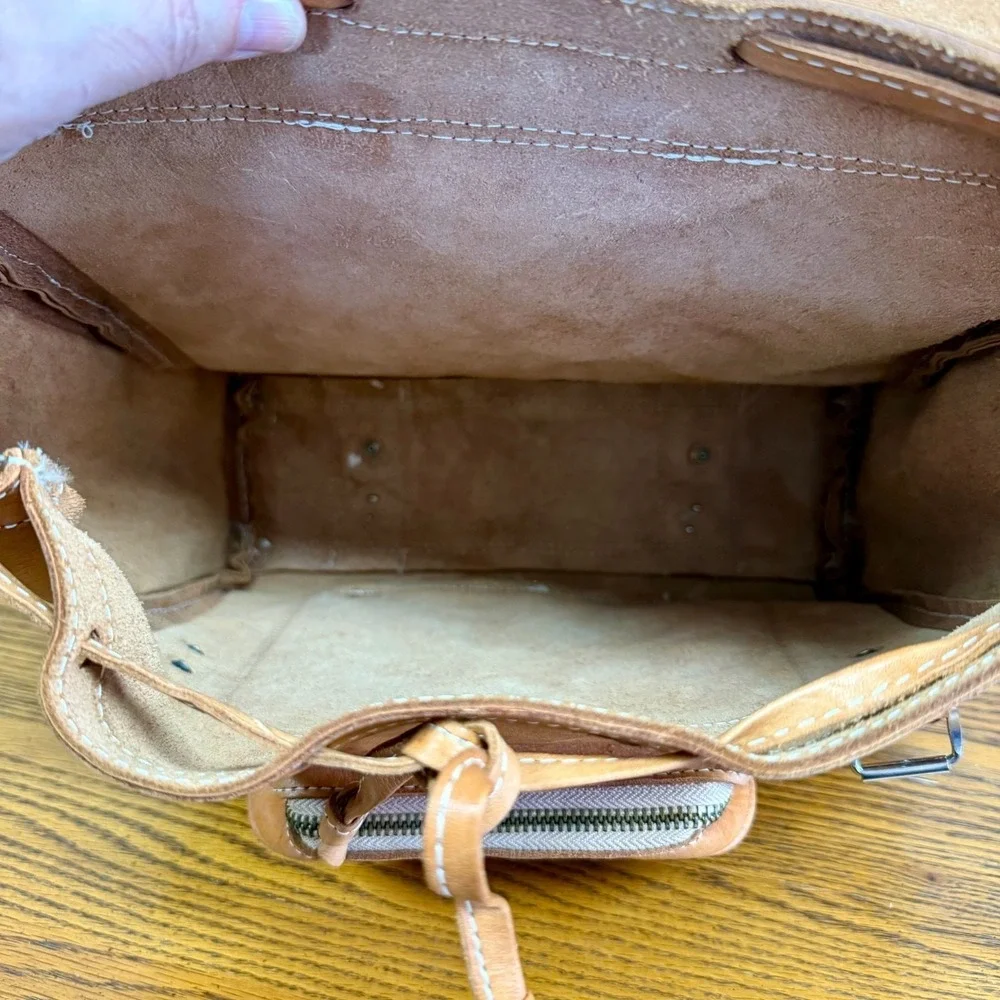Conc Vintage Tan Brown Leather Backpack Rucksack Daypack 916513A‎ Buckle Detail